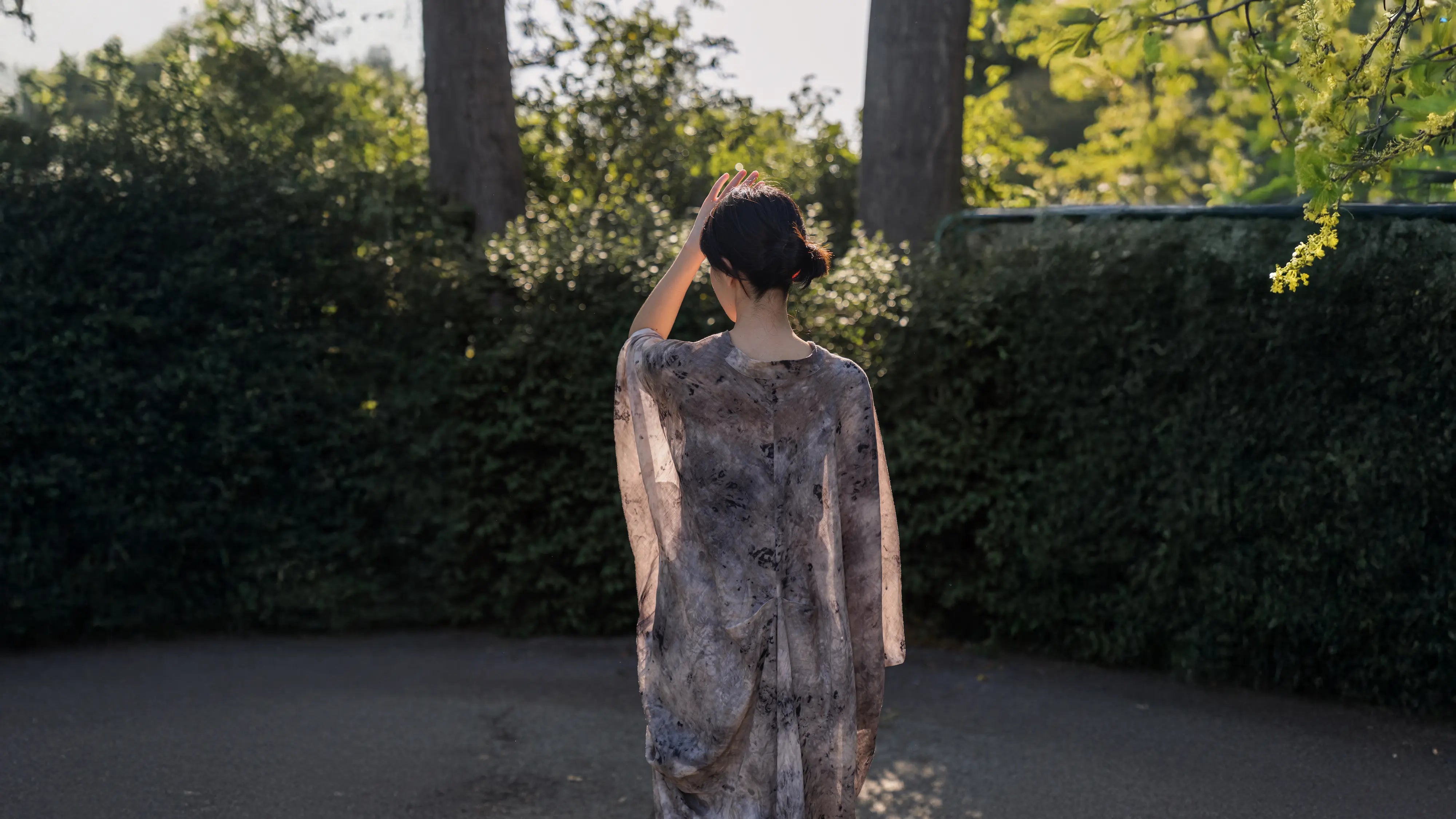 China Grass: The Forgotten Chinese Summer Cloth Behind This Ramie Robe Dress
