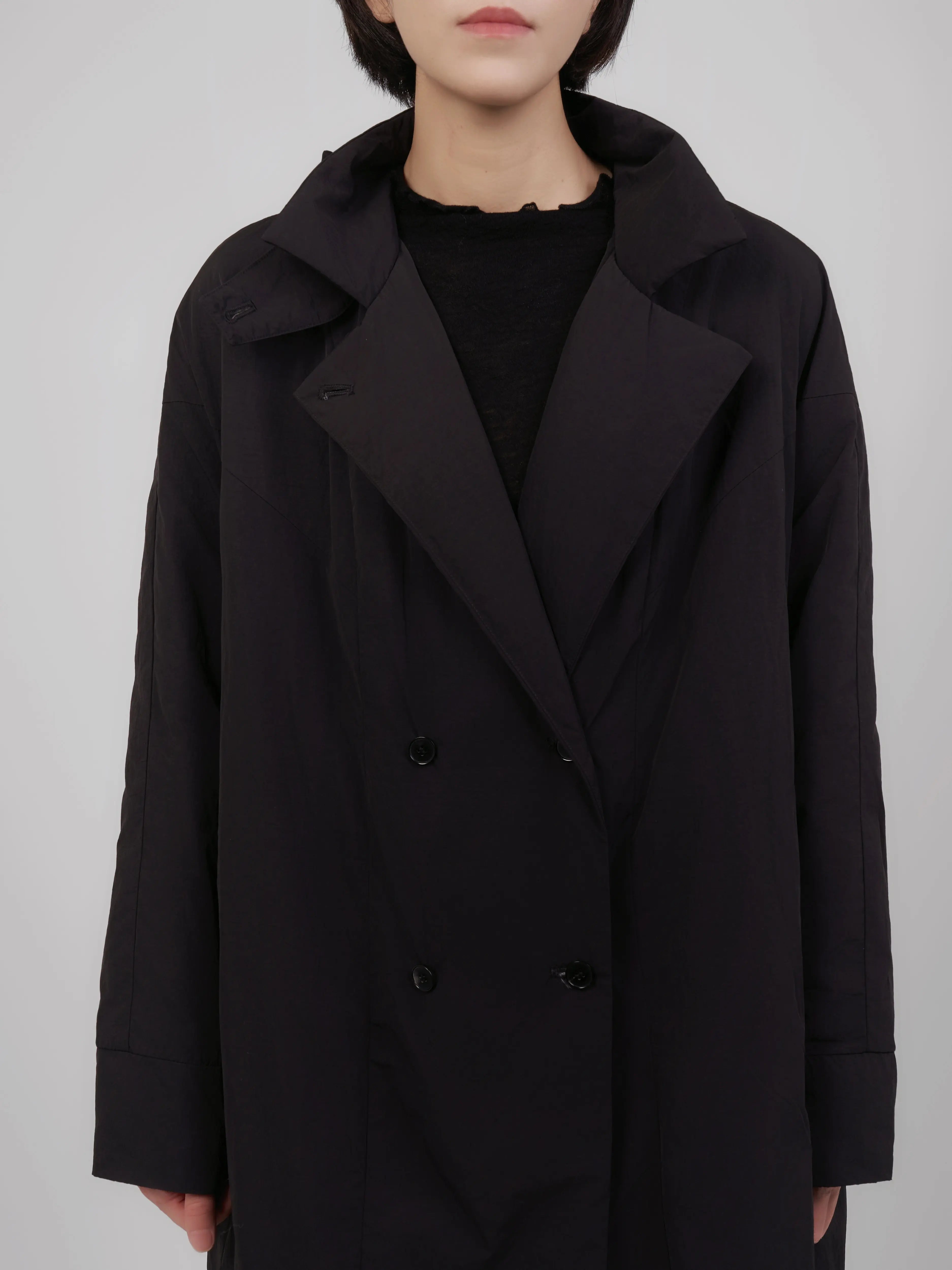 Close front view highlighting the minimalist design and padded construction.