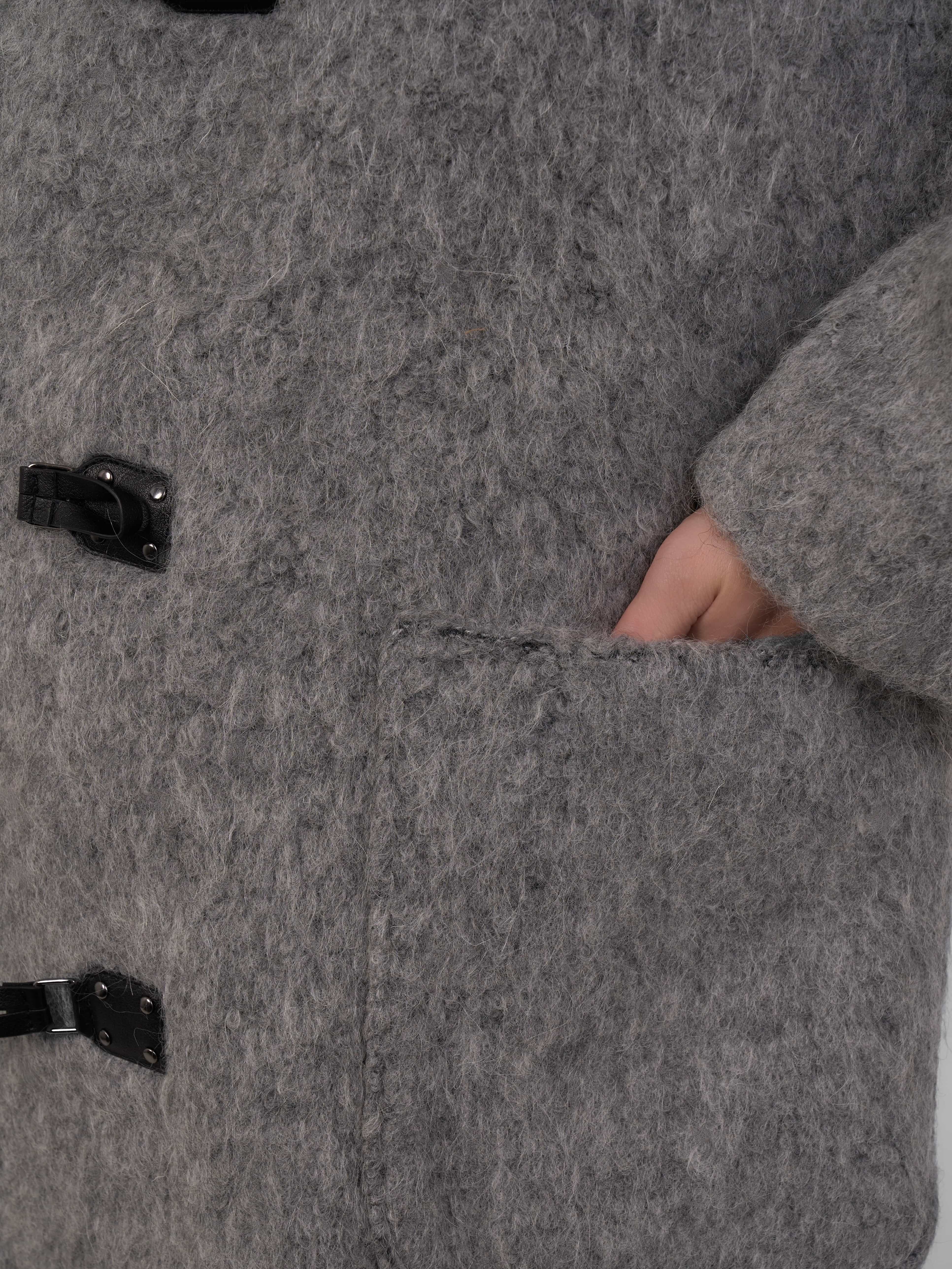 Upper body close-up of XXLSMILE Grey Wool Toggle Coat, showcasing collar design and wool texture.