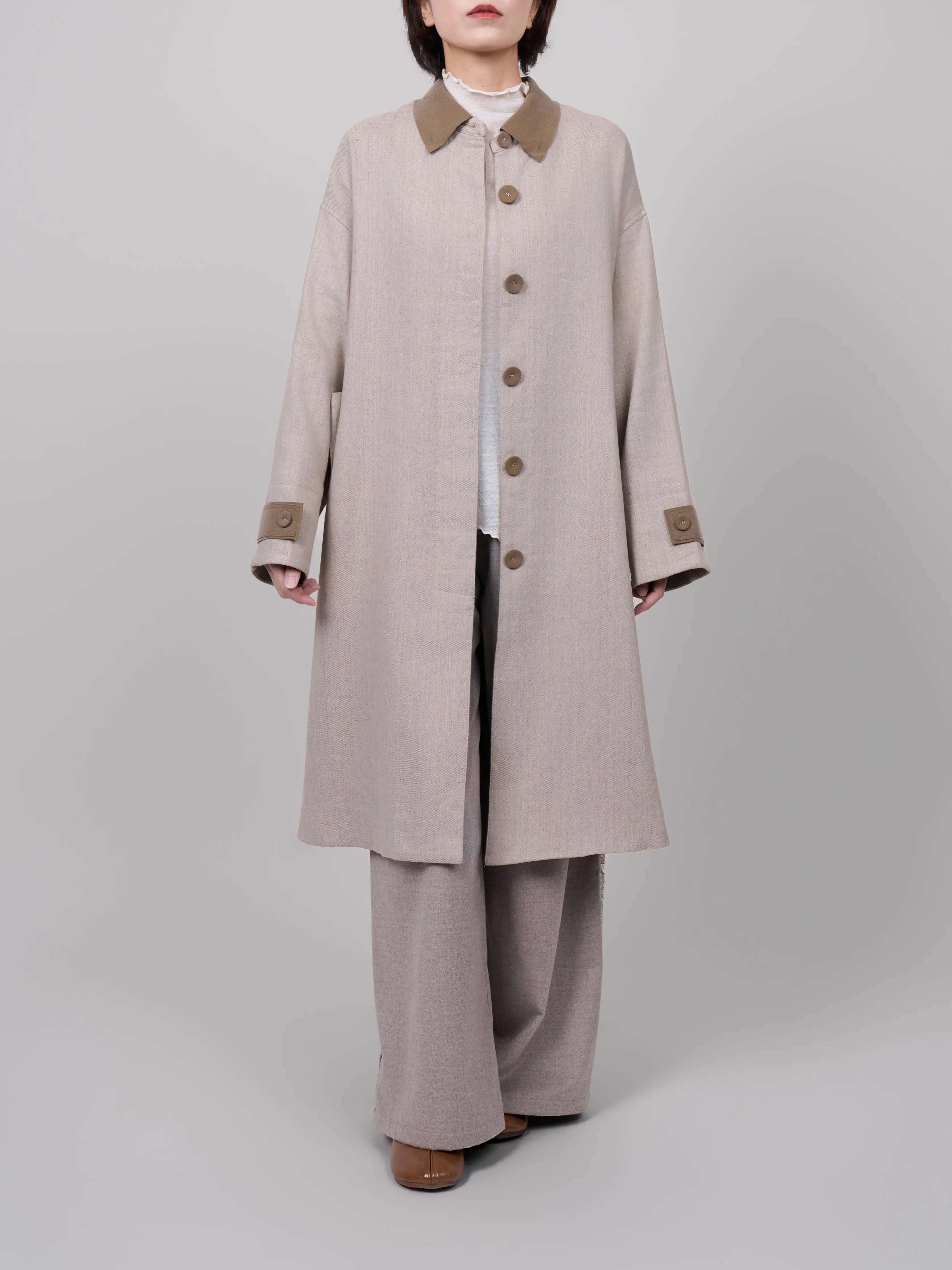 Front closed standing look of XXLsmile rain dew linen wool coat in beige structured oversized outerwear